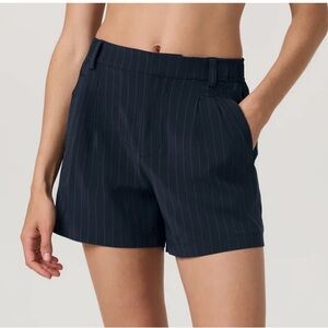 Vuori Women's High Waist Shorts - Black